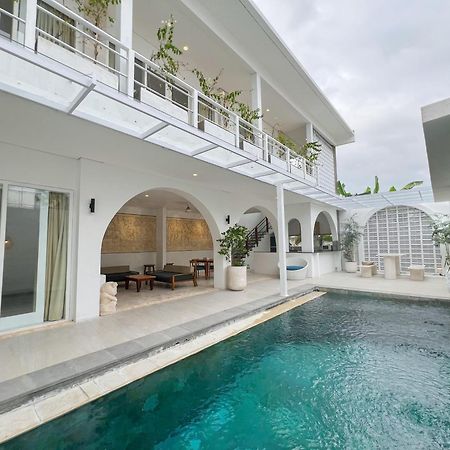 Apple Villas & Apartments Kerobokan  Exterior photo