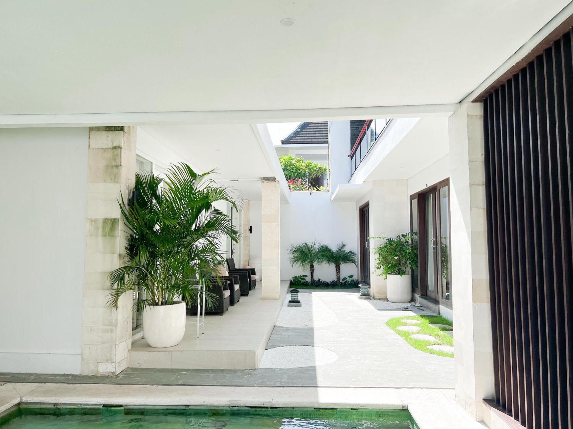 Apple Villas & Apartments Kerobokan  Exterior photo