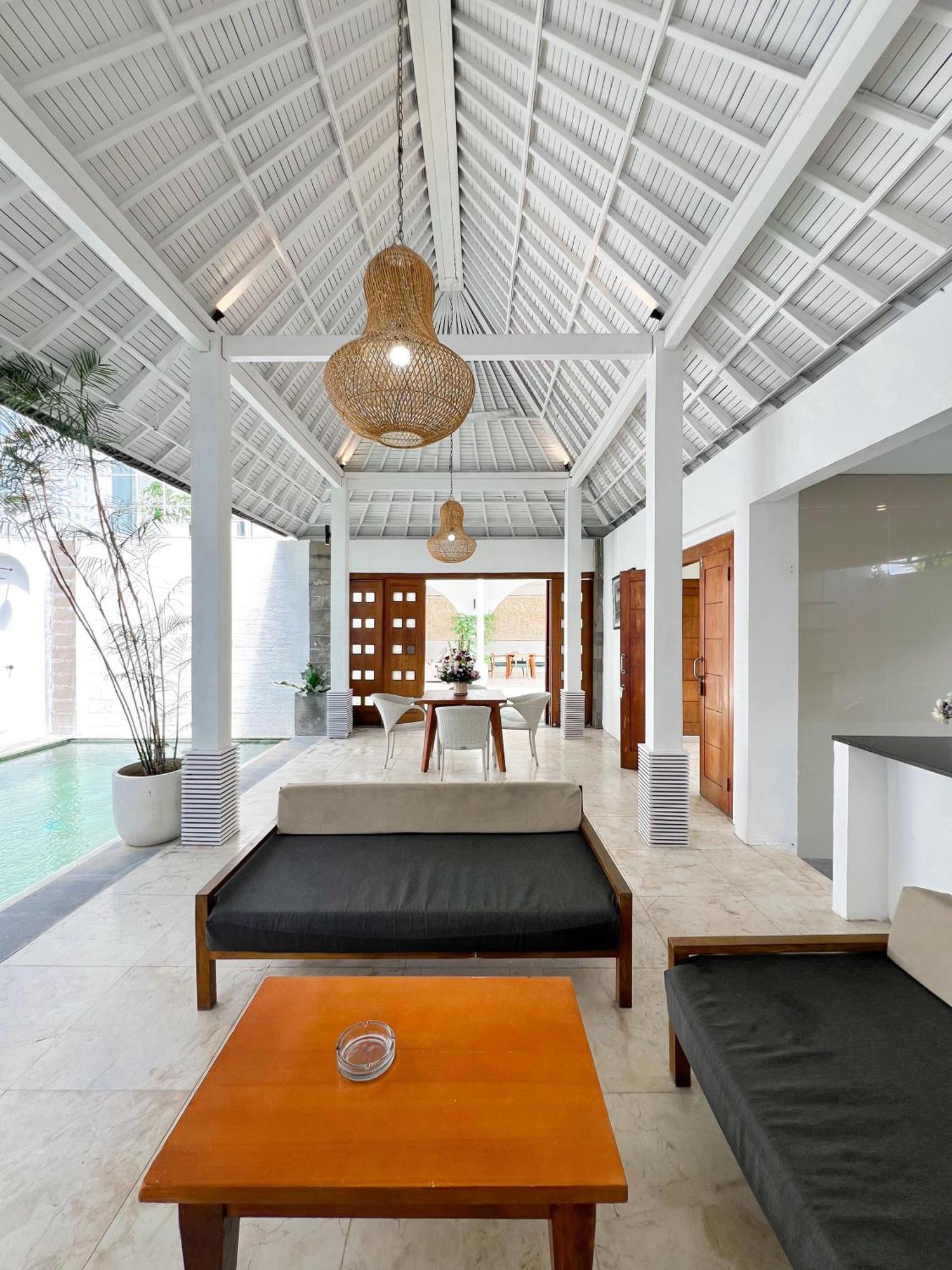 Apple Villas & Apartments Kerobokan  Exterior photo