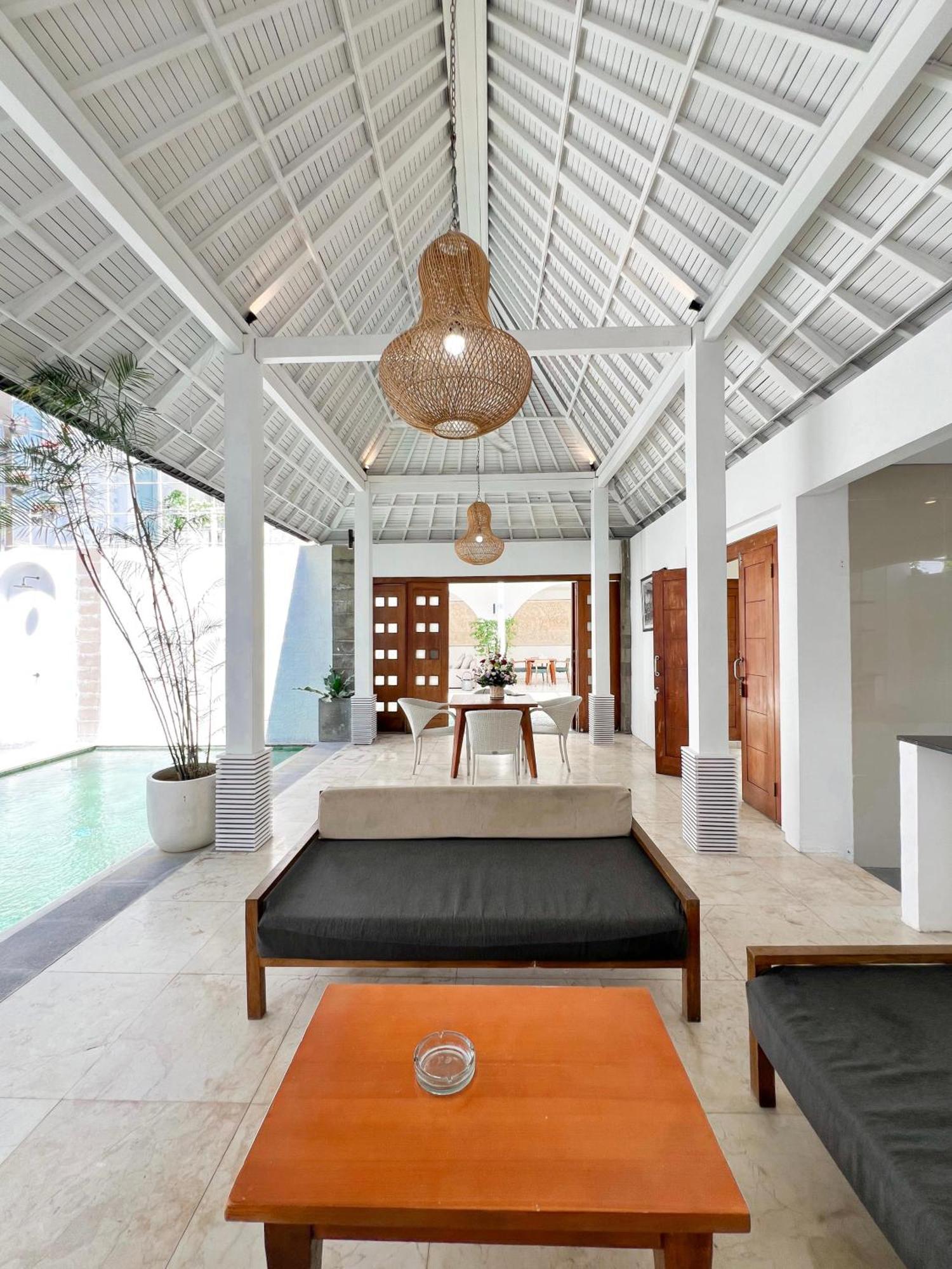 Apple Villas & Apartments Kerobokan  Exterior photo
